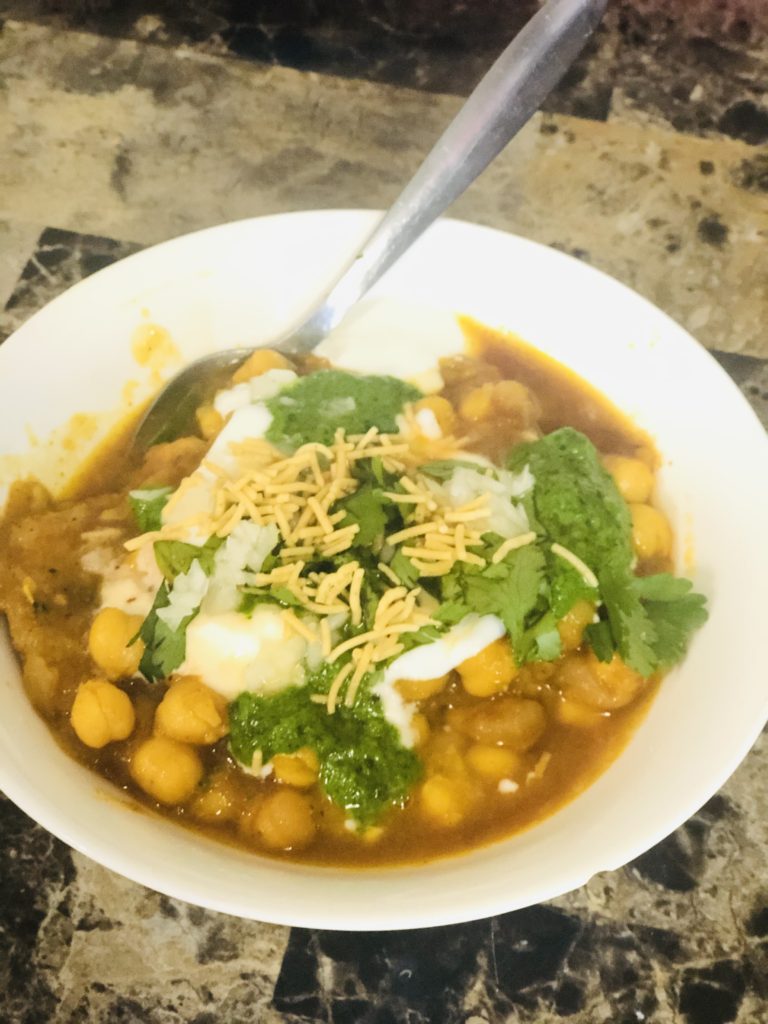 oats tikki chhole chat